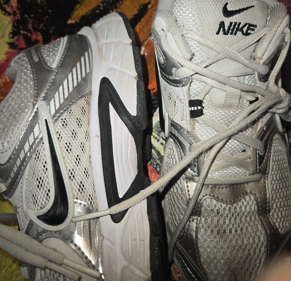 Nike White Silver Black Running Sneakers - Picture 5 of 10